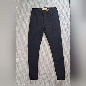 Hybrid & Company Woman's Black Skinny Jeans